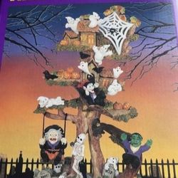SUPER CUTE PORCELAIN HALLOWEEN TREE