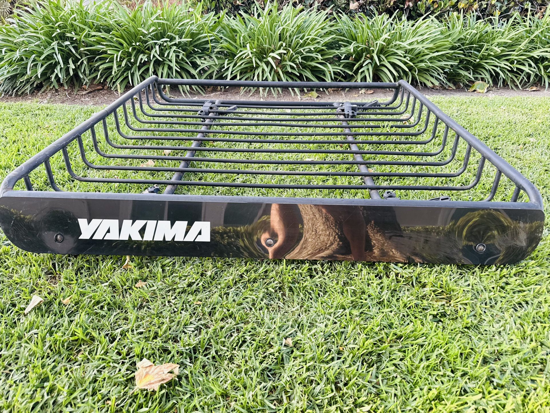 Yakima MegaWarrior Large Cargo Basket – Heavy-Duty Roof Rack for SUVs & Trucks Price: $400 – Cash Only