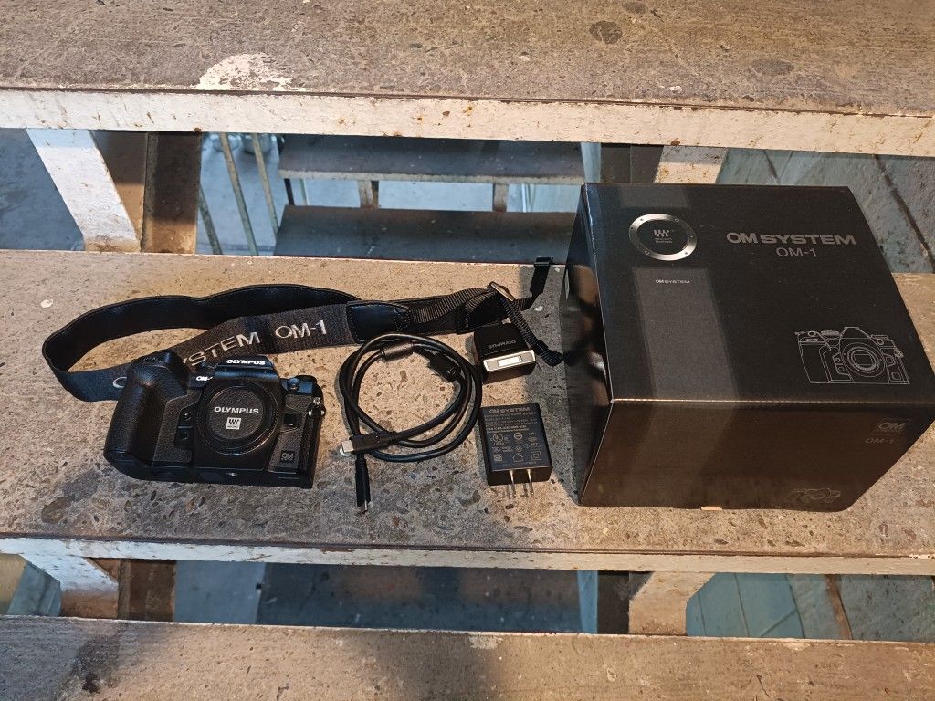 Olympus OM-1 