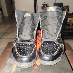 Jordan 1 High Patent Leather Black N Gold