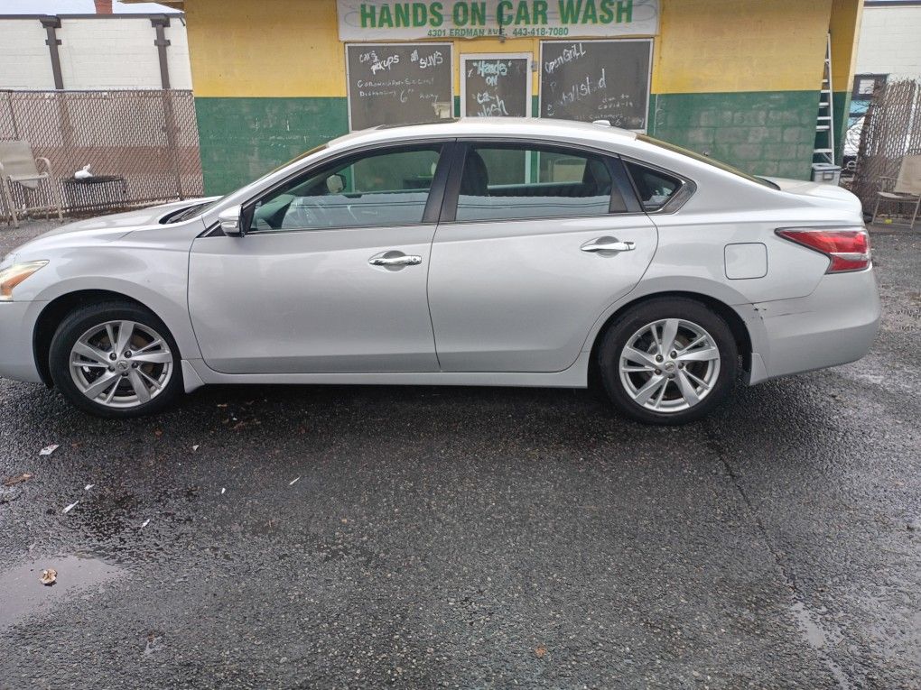 2015 Nissan Altima 25