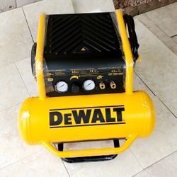 DeWALT corded Heavy Duty Air Compressor 4.5 gal 225 PSI