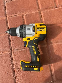 Like New DEWALT XR 1/2-in 20-volt max Hammer Drill