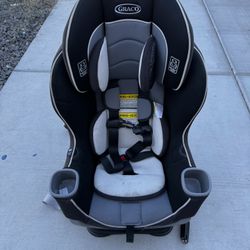 Graco Extend2Fit Convertible Baby Car Seat