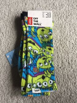 Vans off the wall socks (size 6-9)