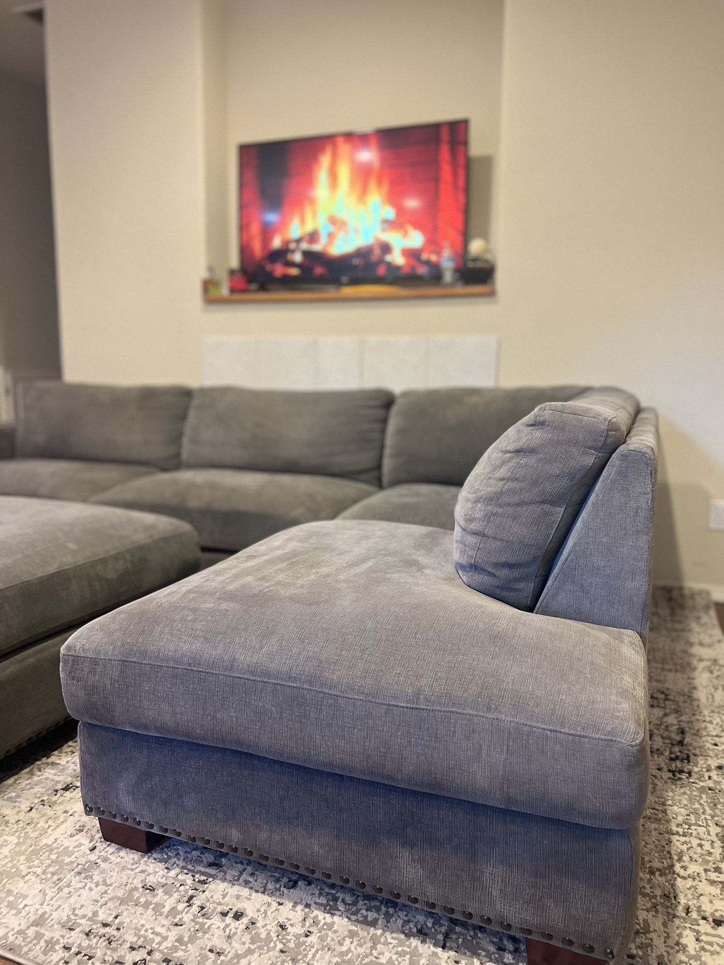 Large Gray Sectional Couch FREE DELIVERY for Sale in Portland, OR