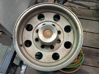 Ford 8 lug wheel 16"