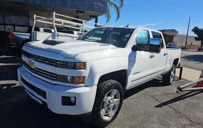 2018 Chevrolet Silverado 2500 DURAMAX DIESEL TRUCK 4WD LOW MI CHEVY 2500 DIESEL