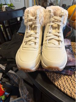 Skechers