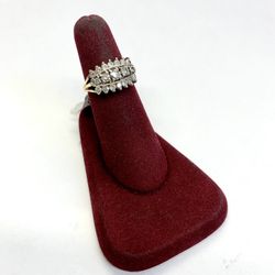 FLAWLESS 14K DIAMOND CLUSTER RING 