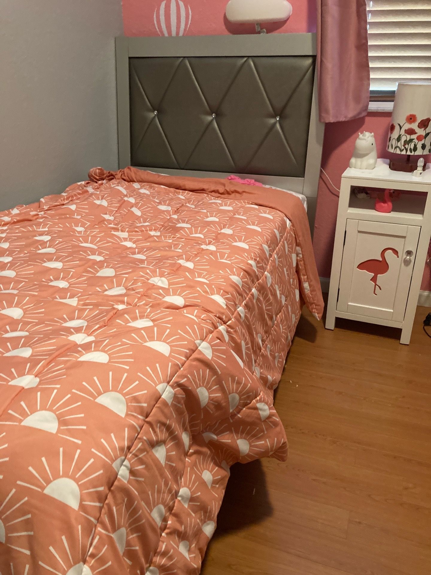 Twin bed