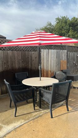 Outdoor Patio Dining Set with Umbrella