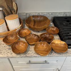 Vintage Scalloped Wooden Bowl & 8 Sm Bowls