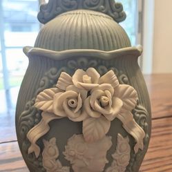 Vintage Cameo jar