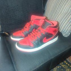 Nike Air Jordan 1 Mid GS Alternate Bred size 12 mens