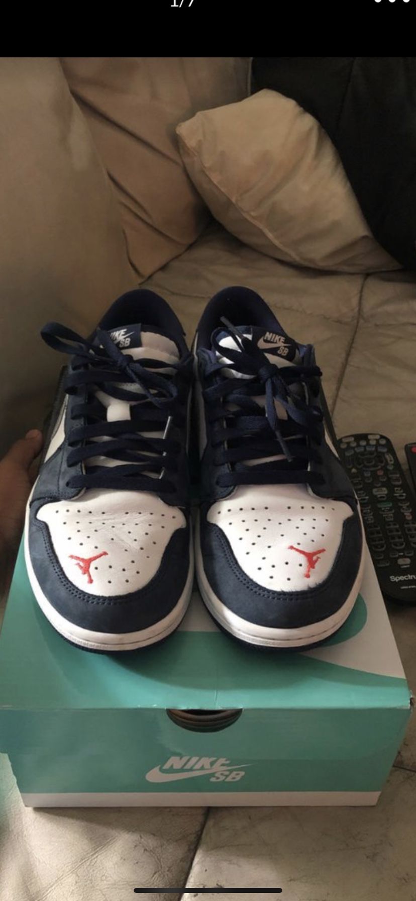 Jordan 1 low SB midnight navy size 10