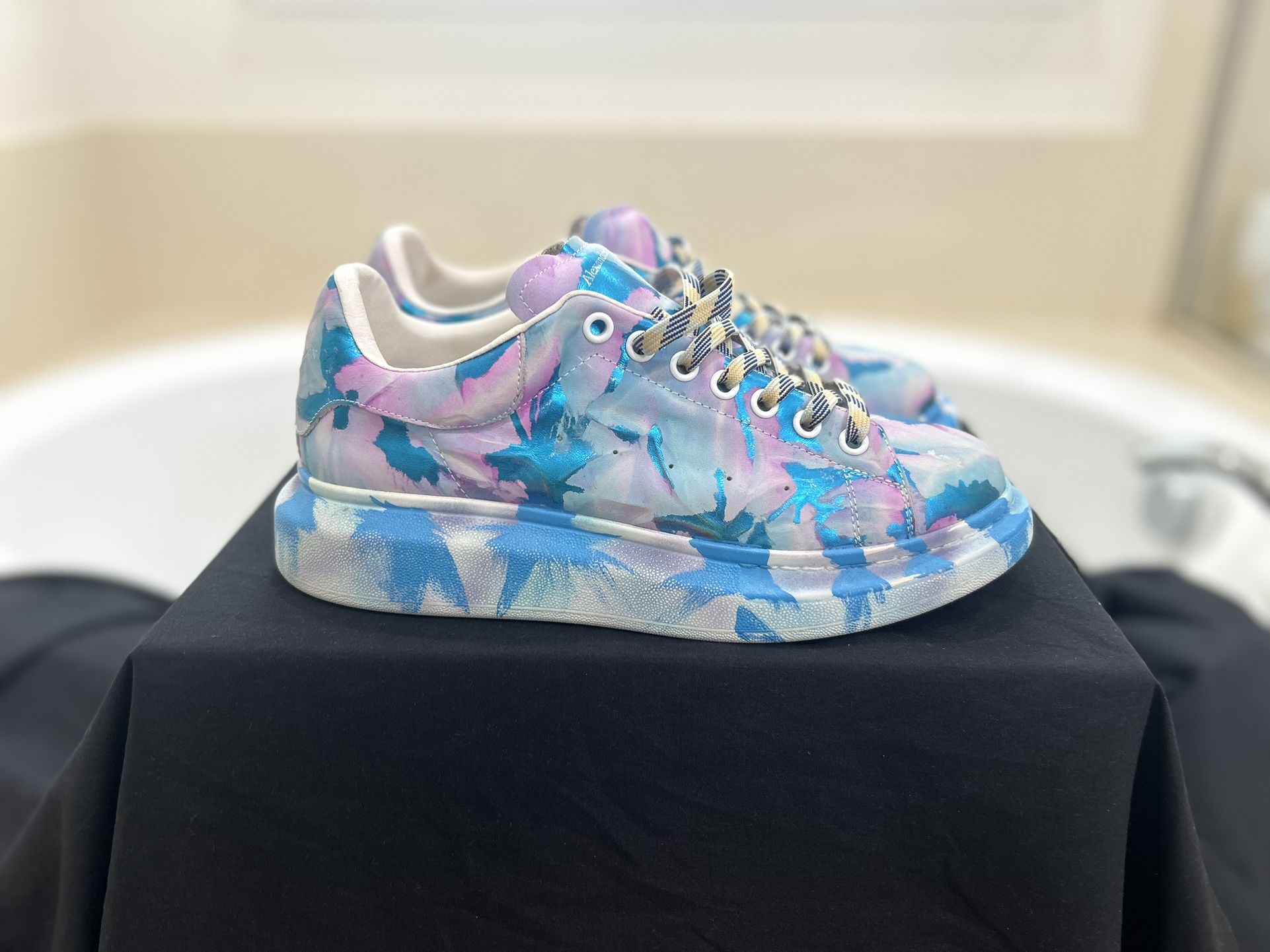 Mcqueen Size 10m.    129$ Obo
