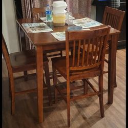 High Top Kitchen Table With 4 Chairs. 