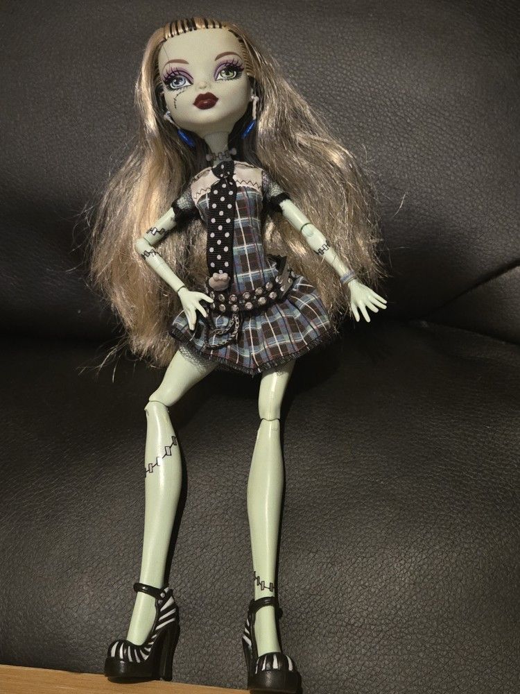 monster High Doll Frandie Stein- 1st Wave