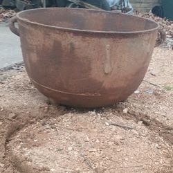 #15 Cast Iron Pot