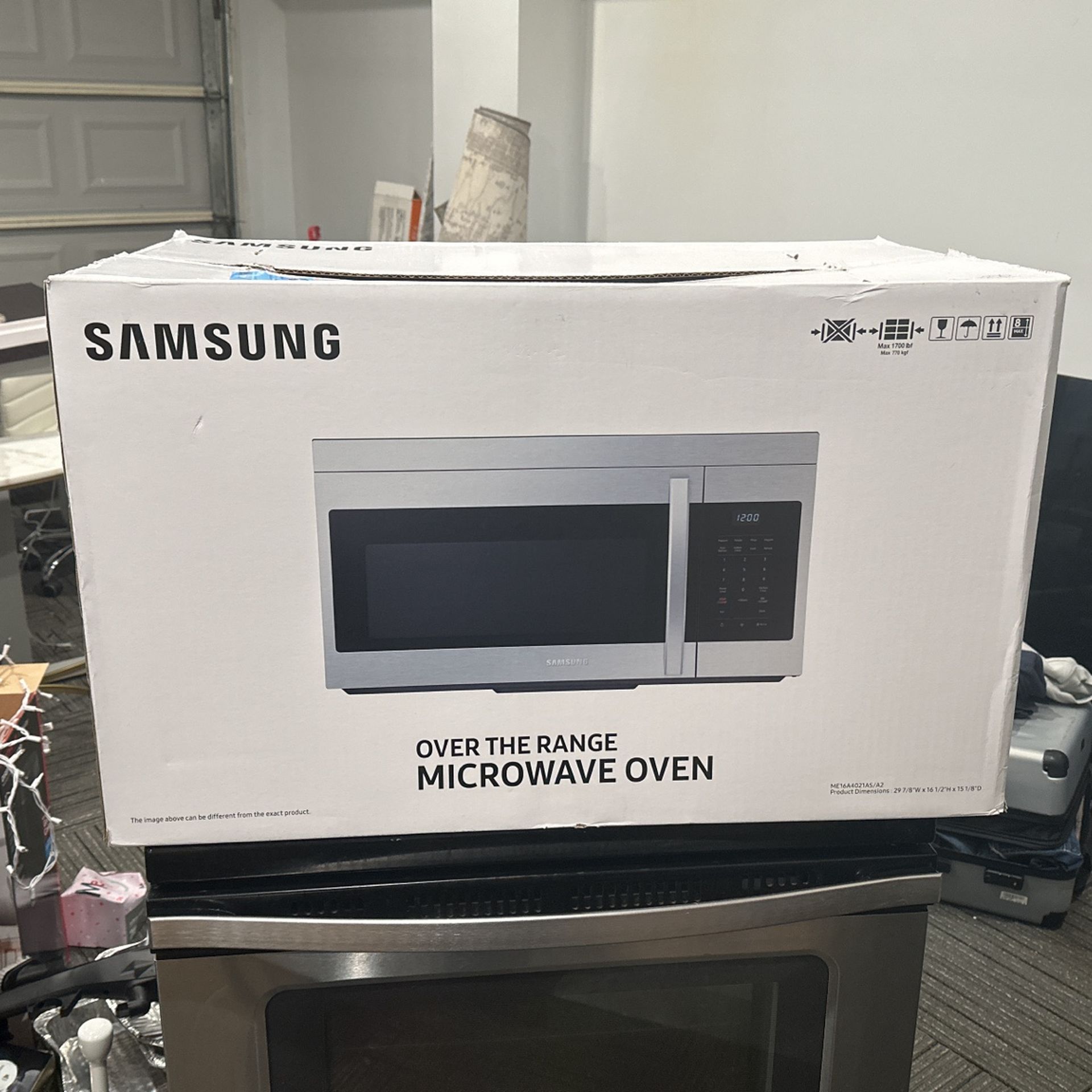 Samsung Over The Range Microwave Oven 