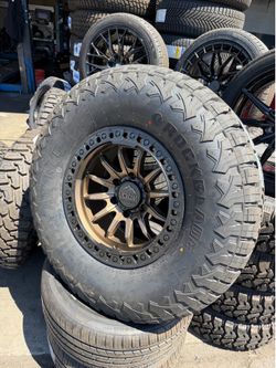 Lock Off Road Wheels With 315/70/17 Rugged Terrain Tires