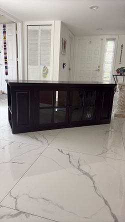 TV stand Buffet credenza very good condition