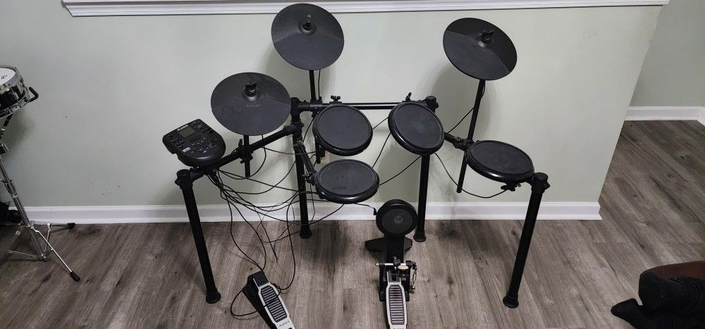 Used Alessis NITRO Electric Drum Set