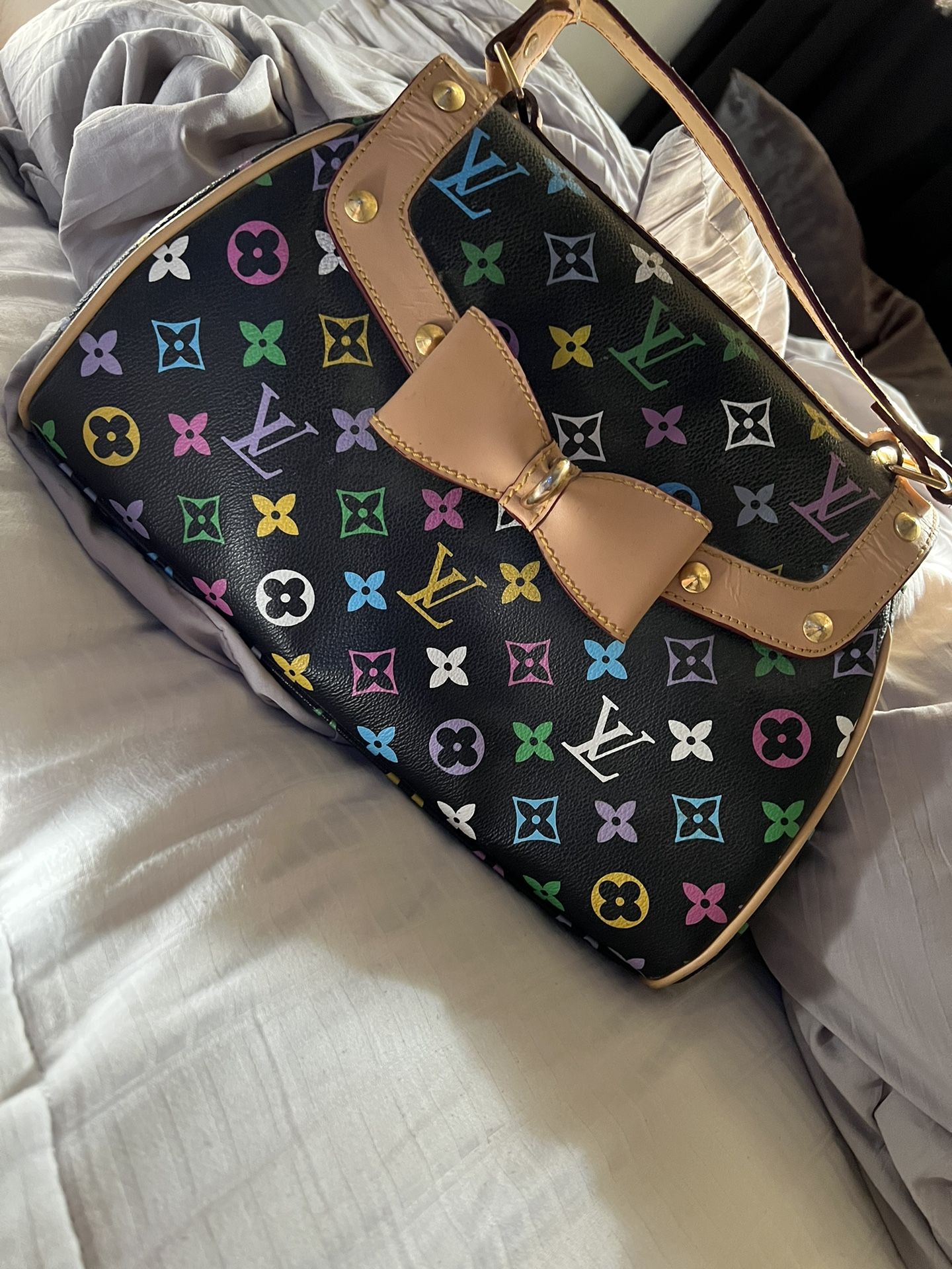 Used/ great condition! Authentic LV bag