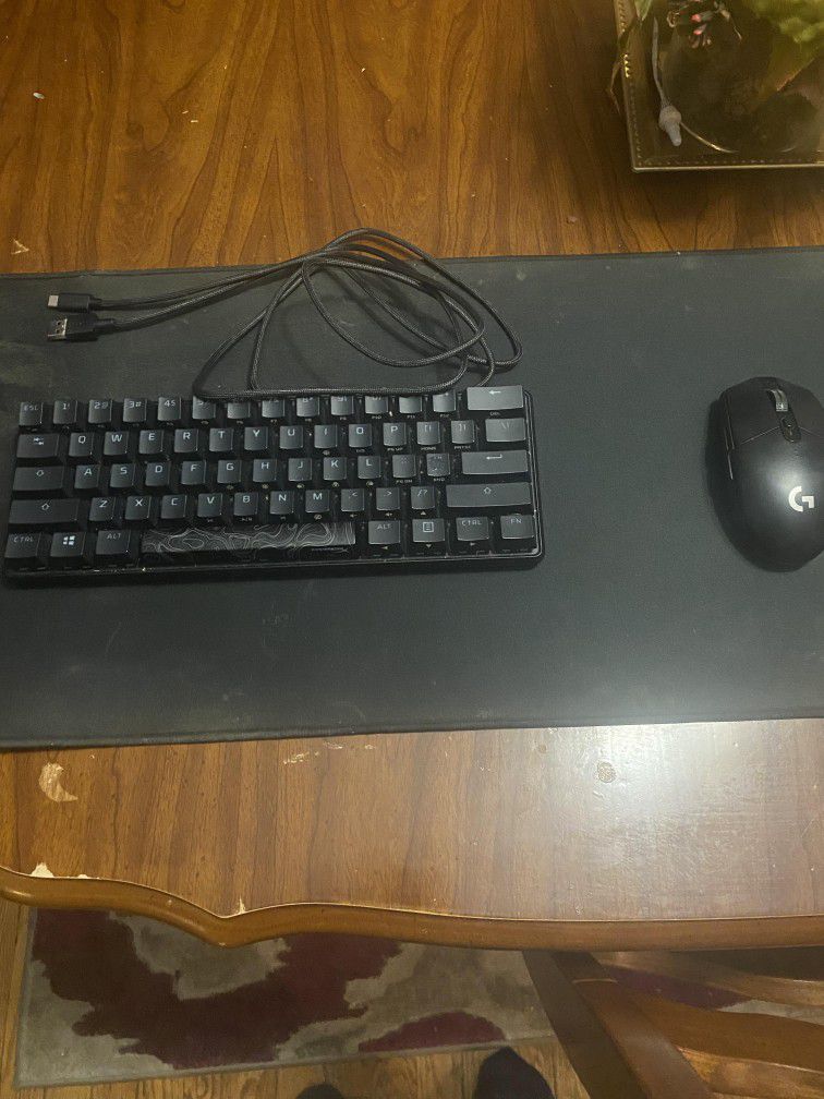 Wireless Mouse With Keyboard And Mat
