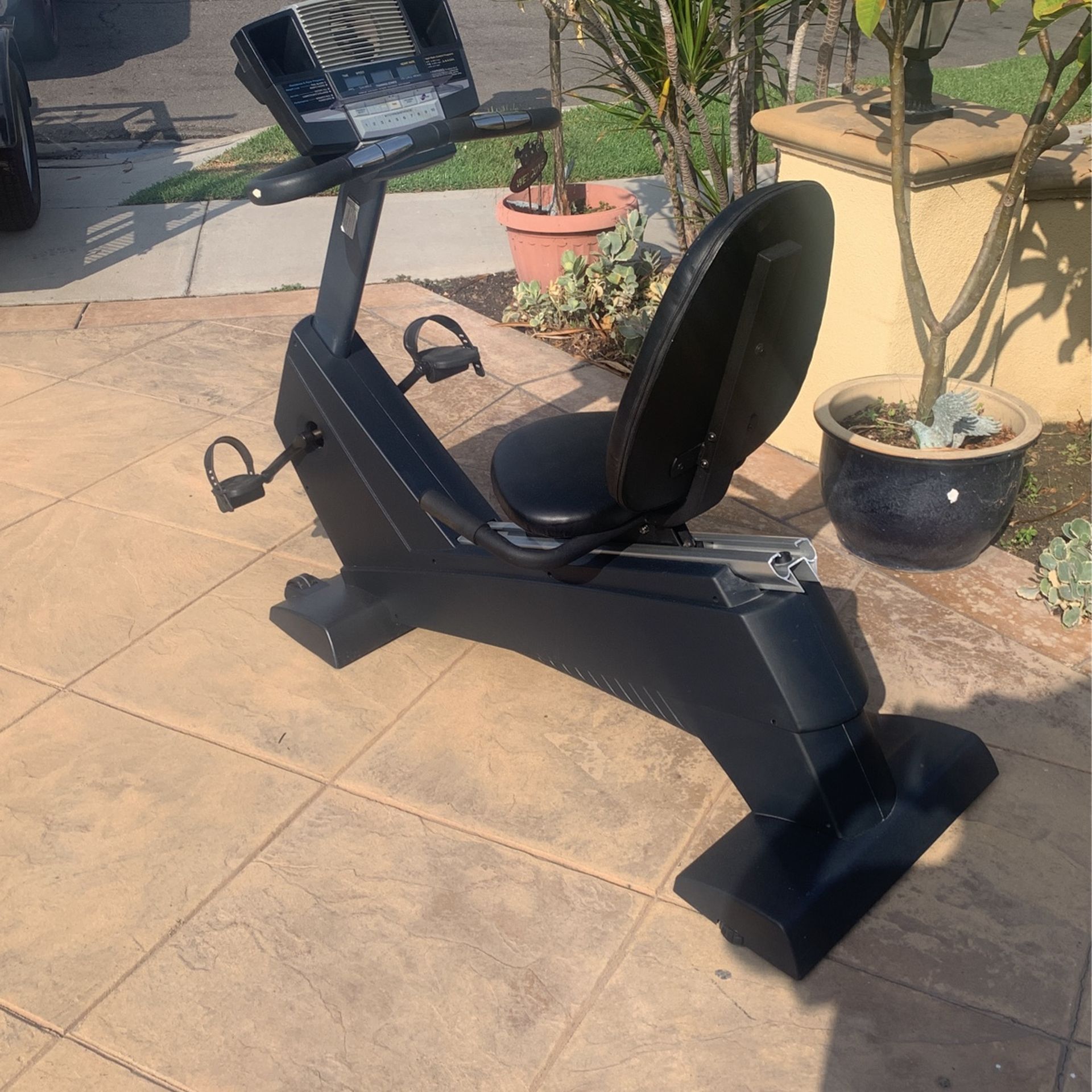 Recumbent Exercise bike