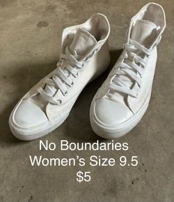 No Boundaries Women’s Size 9.5