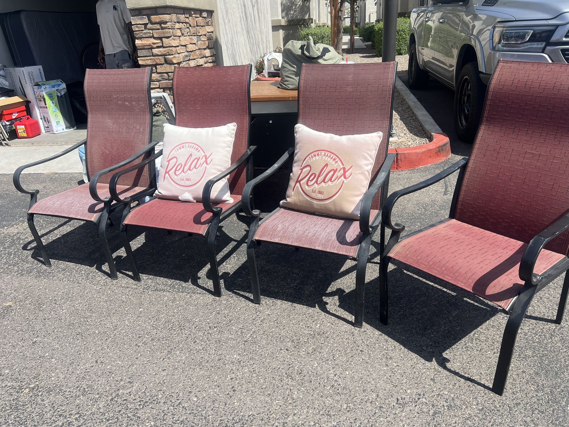 4 Set Lawn Chairs With 2 Pillows