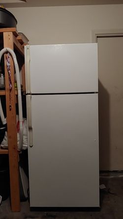 Give me your best offer. GE use but in good condition. Clean ready to pick up.