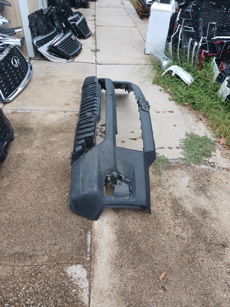 2024-2025 Chevy Colorado Front Bumper OEM