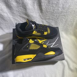 Jordan 4 Thunder Brand New Size 10.5M