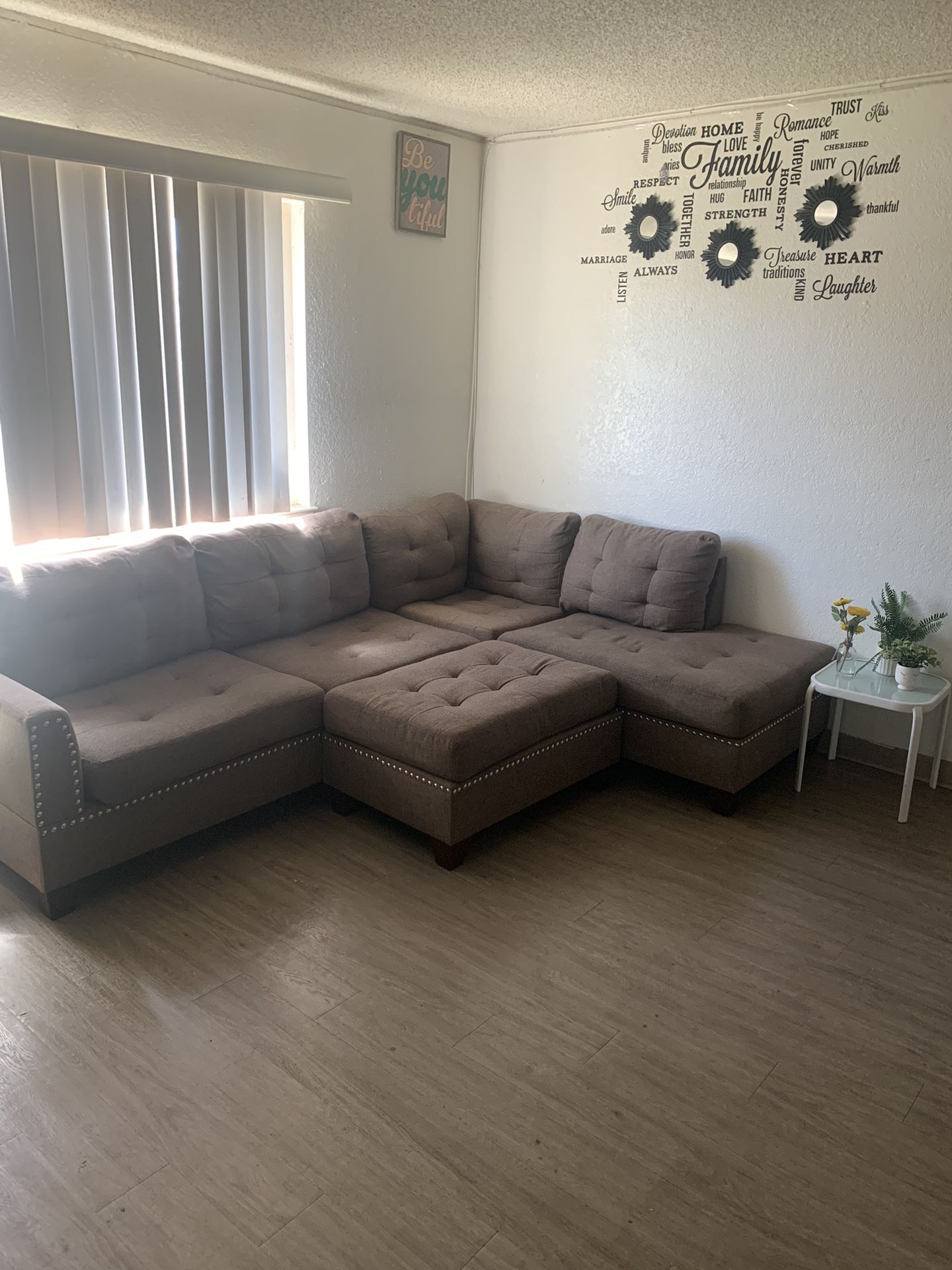 Like New Sectional Sofa Couch