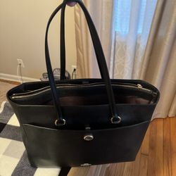 selling COACH TOTEBAG