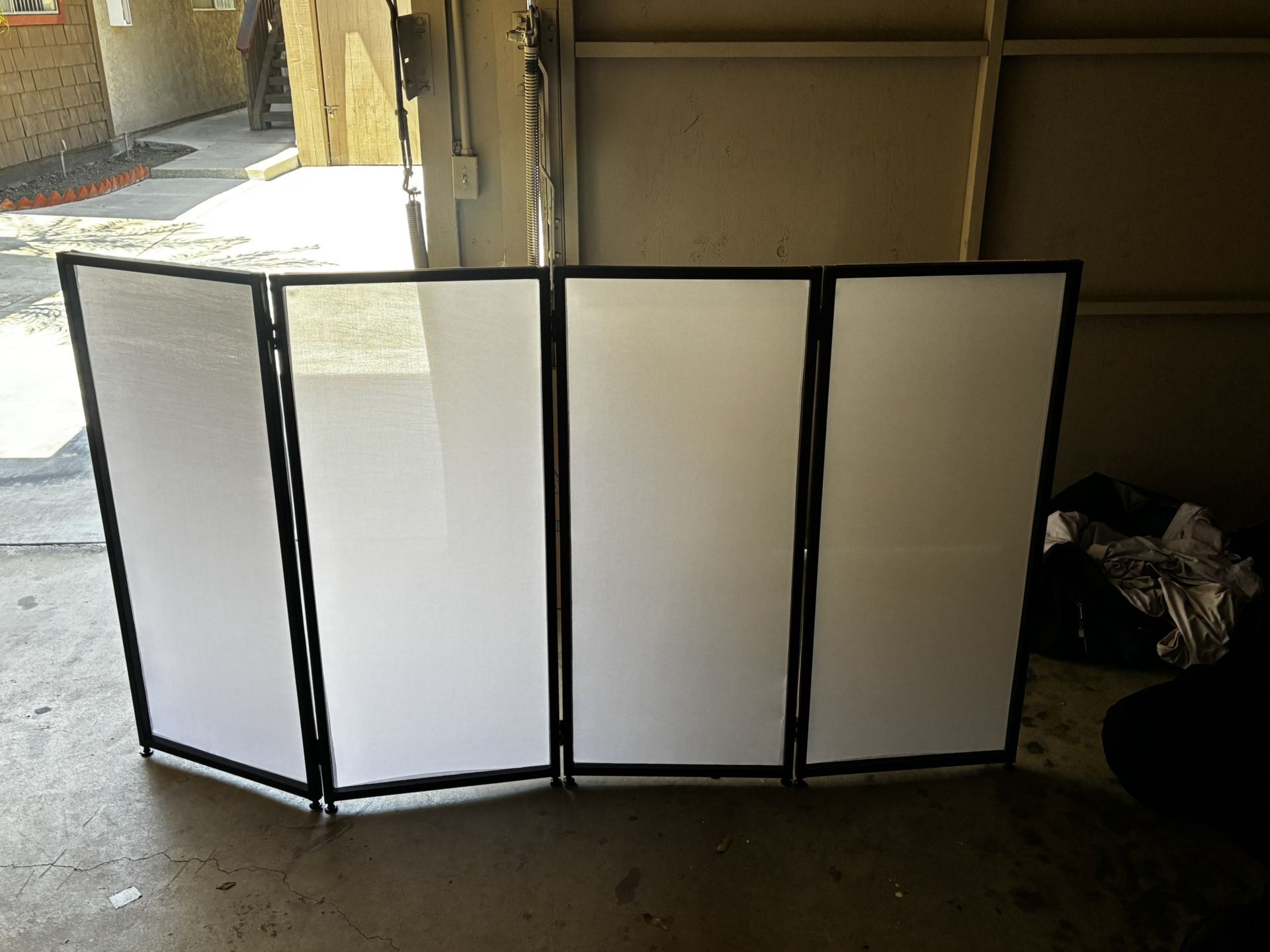 Dj Facade Booth