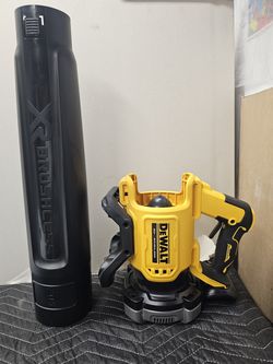 DEWALT
20V MAX 125 MPH 450 CFM Brushless Cordless Handheld Leaf Blower with Concentrator Nozzle (Too
