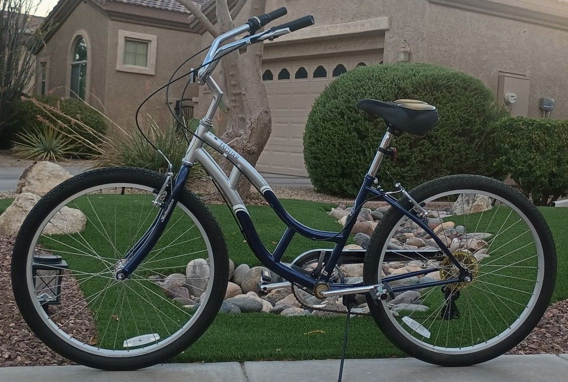 Ladies Schwinn Jaguar Hybrid Cruiser Bike 7 Speed Bicycle