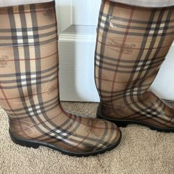 BURBERRY RAIN BOOTS AUTHENTIC 