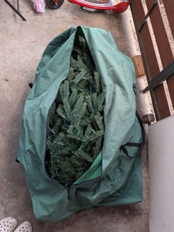 Pre Lit Christmas Tree