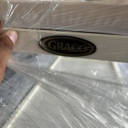 Graco Baby Changing Table