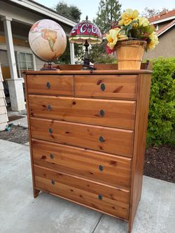 Solid Wood 6 Drawer Dresser Chest of Drawers Furniture Great Condition