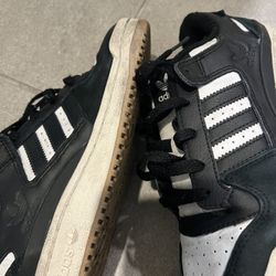 Adidas Black-And-White Size 4 