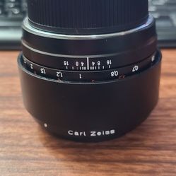 Carl Zeiss Planar T 1.4/50 ZE EF Mount