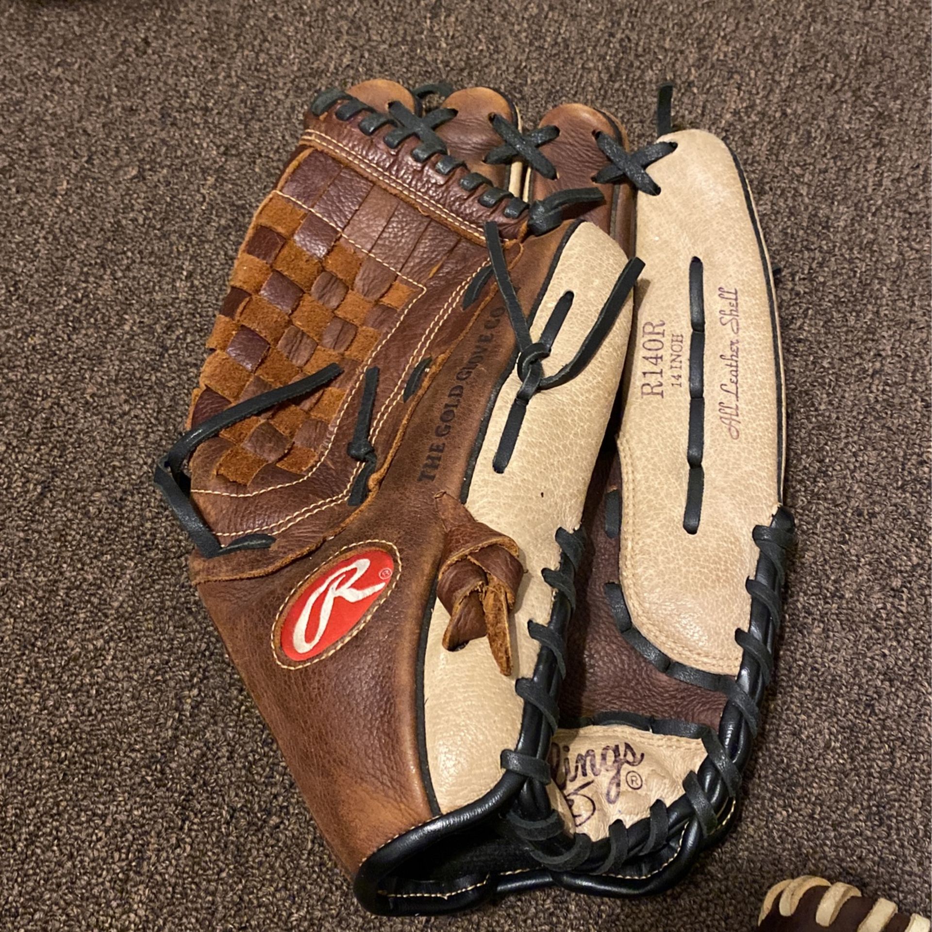 Rawlings Baseball Glove