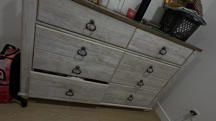 Bedroom set