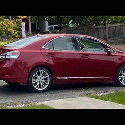 2010 Lexus HS 250h Hybrid Premium & 2010 Ford Escape